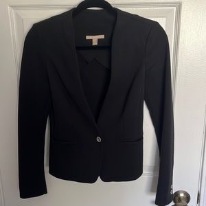One button black jacket